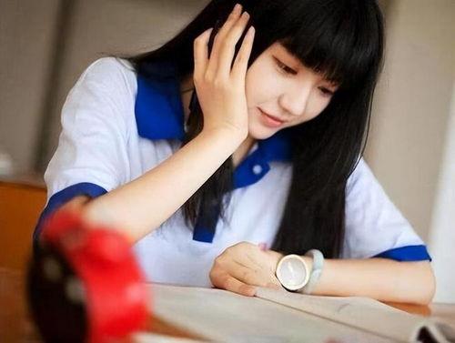 娱乐吃瓜君大学女孩,揭秘校园里的欢乐与八卦